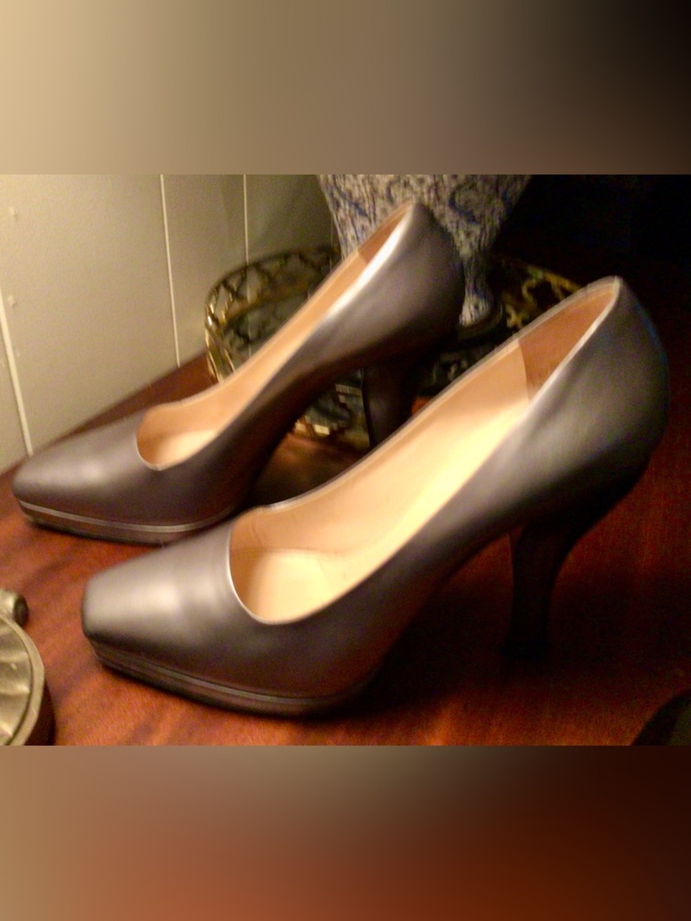 Prada /Pewter Leather Pumps - Authenticated - Sz 39 - Italy - Picture 6 of 15